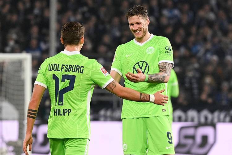 赛前亚冠焦点战；多特蒙德远射贴柱；赛场秩序良好；细节决定成败