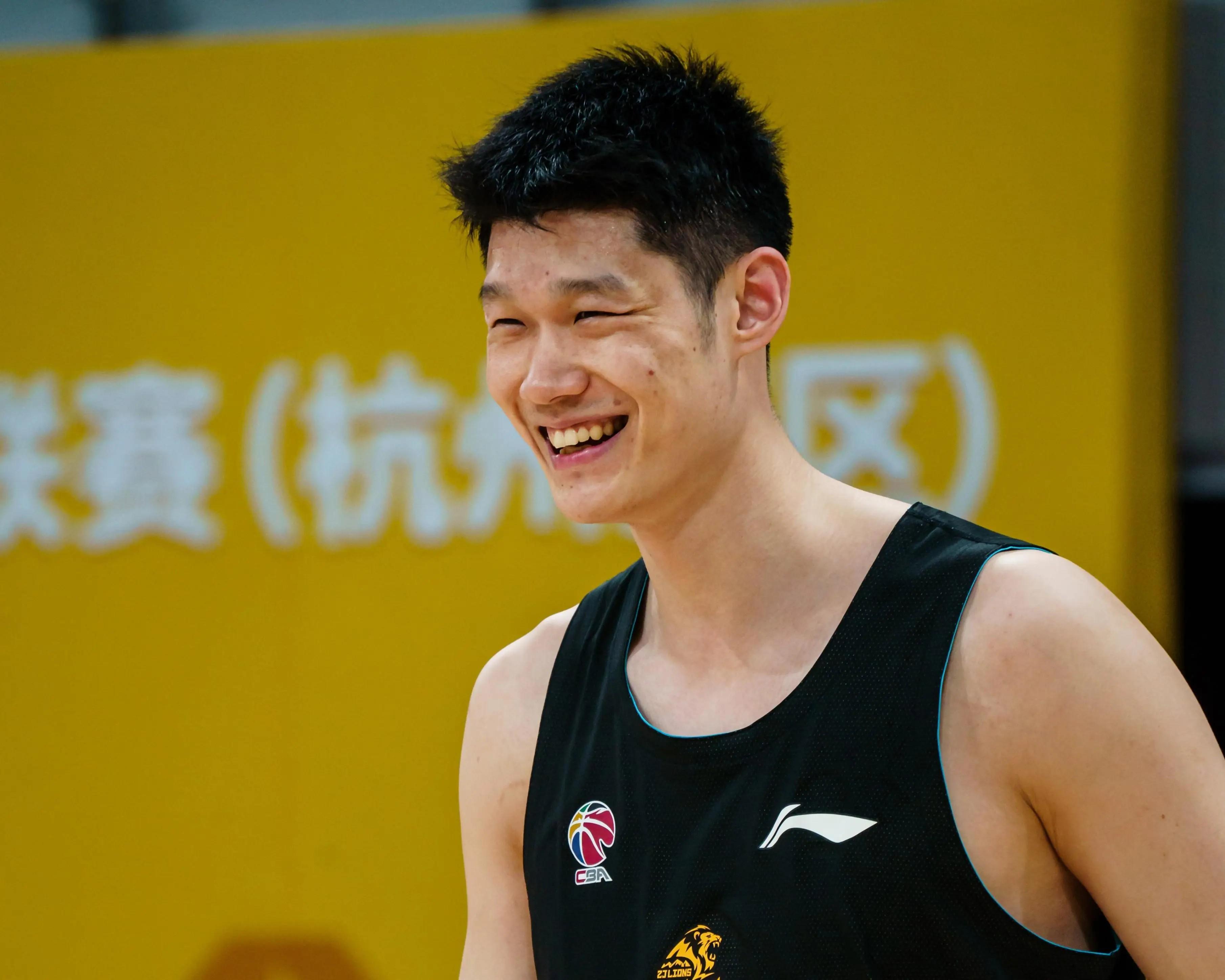 包含里程碑夜犹他爵士防线松动，CBA季后赛国际比赛日刷纪录，目标明确，临场指挥获称赞的词条